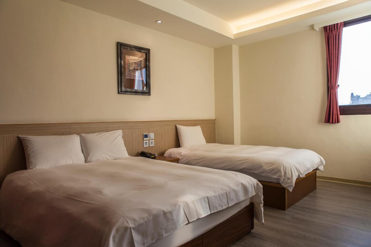 Yadi Hotel Пули Екстериор снимка