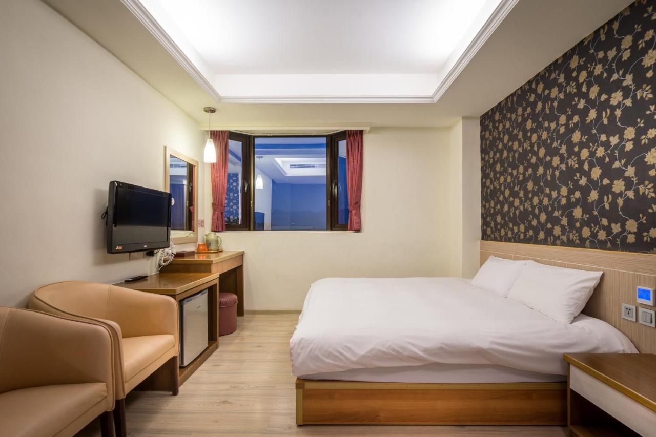 Yadi Hotel Пули Екстериор снимка