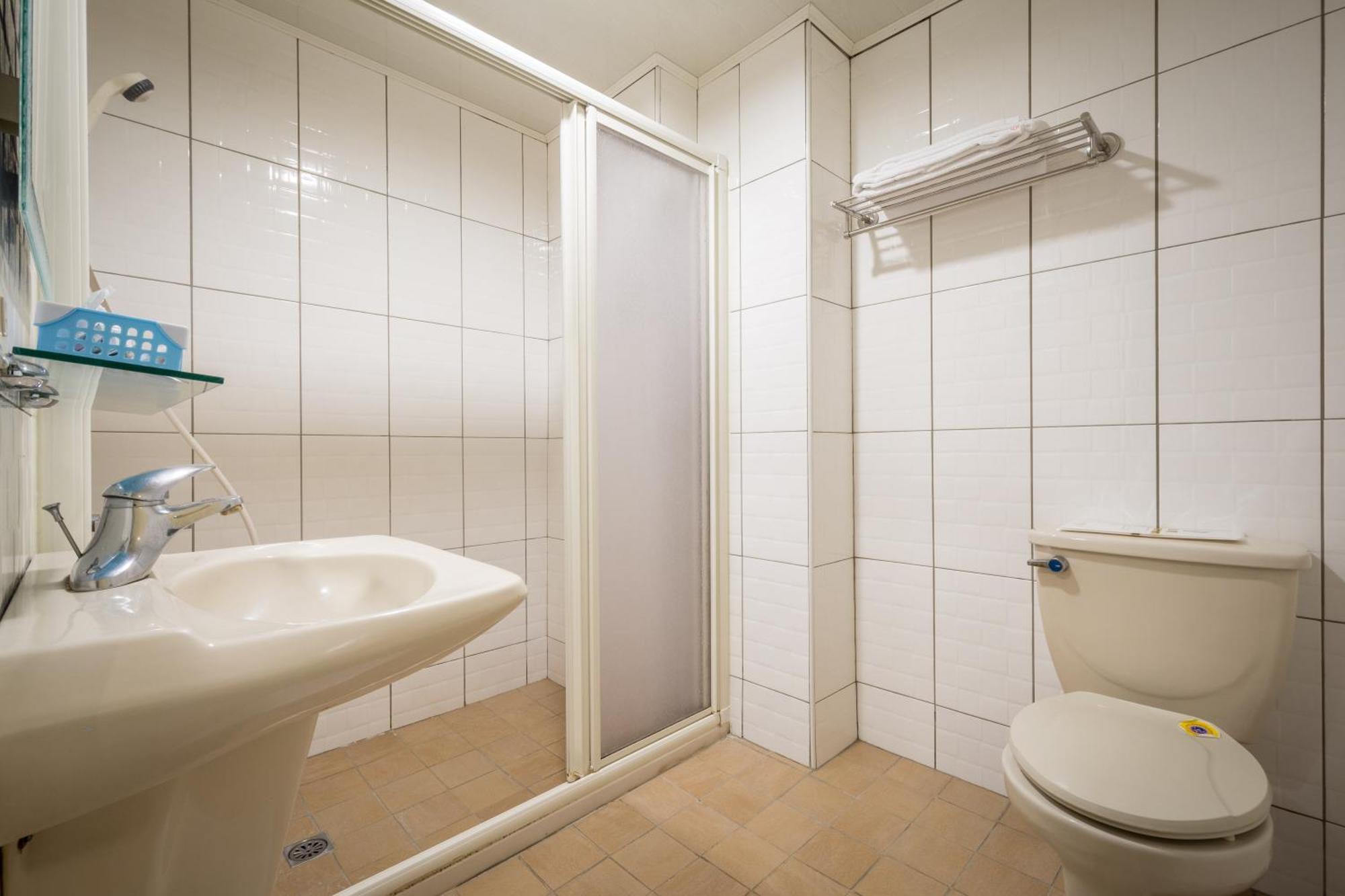 Yadi Hotel Пули Екстериор снимка