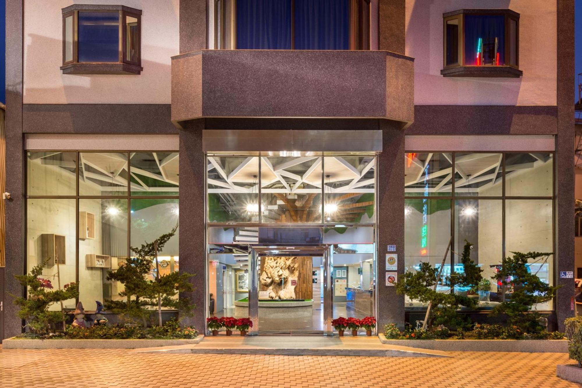 Yadi Hotel Пули Екстериор снимка