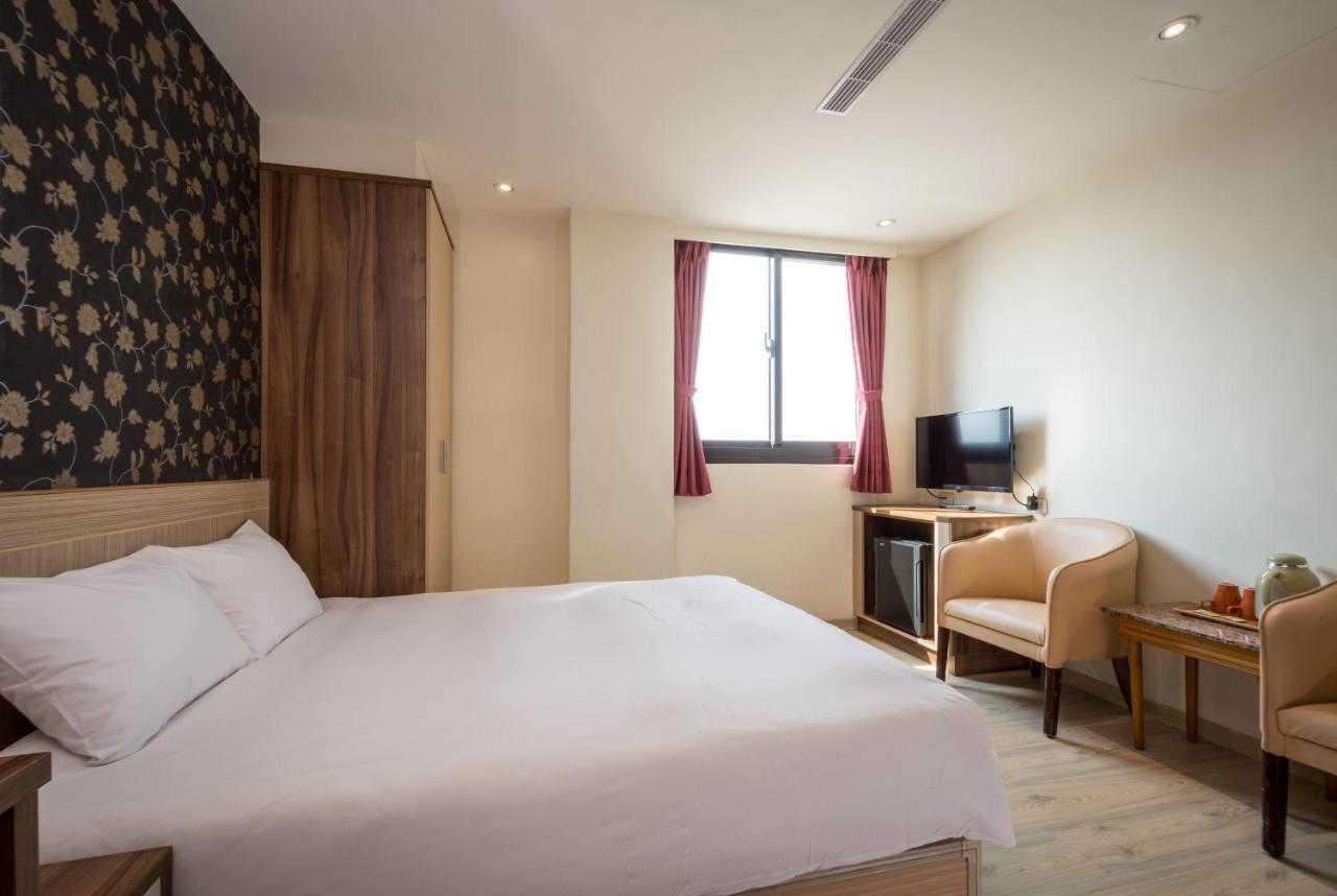 Yadi Hotel Пули Екстериор снимка