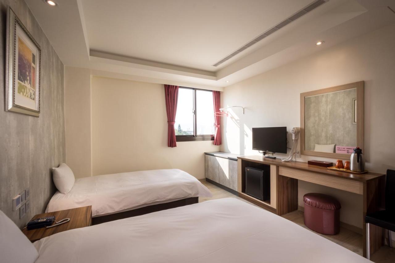 Yadi Hotel Пули Екстериор снимка