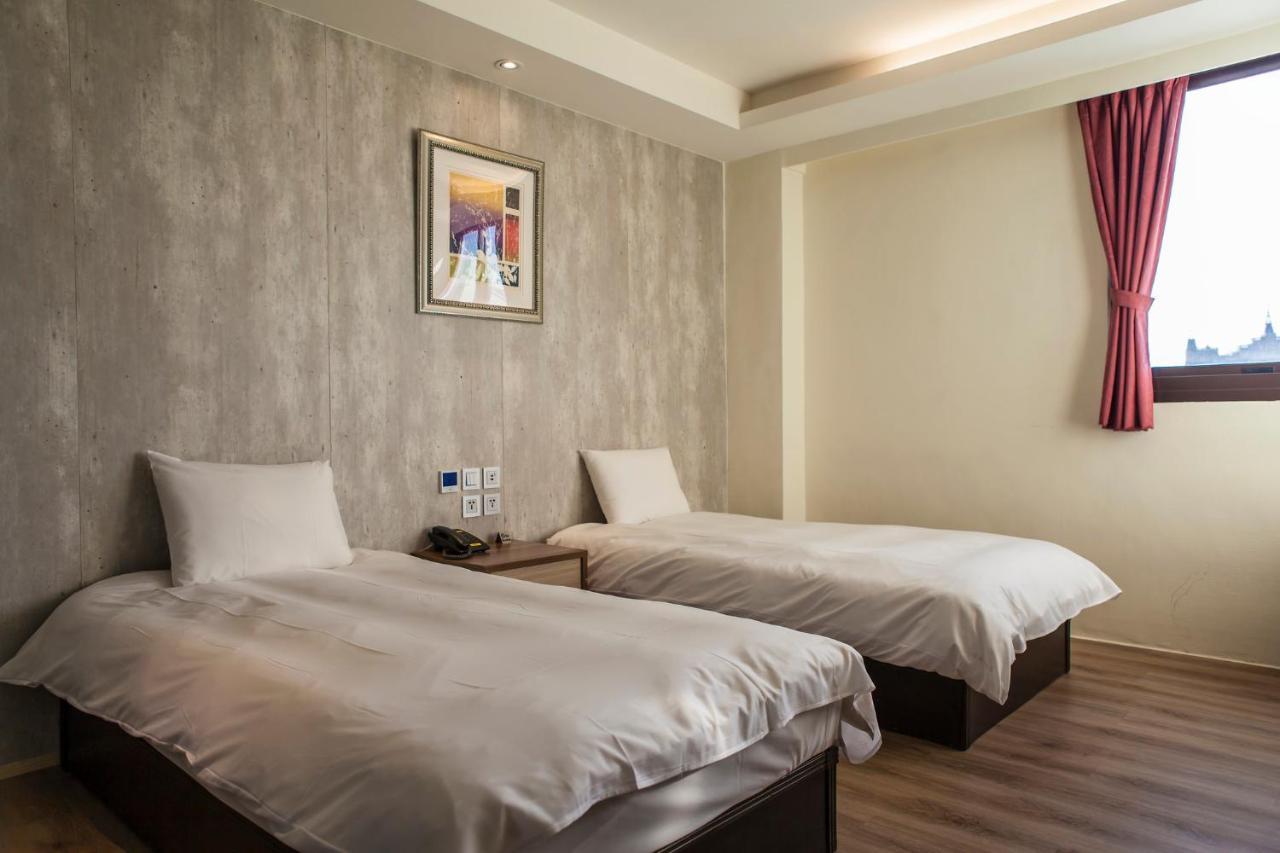 Yadi Hotel Пули Екстериор снимка