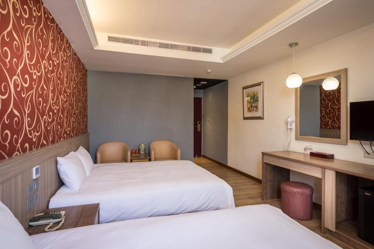 Yadi Hotel Пули Екстериор снимка