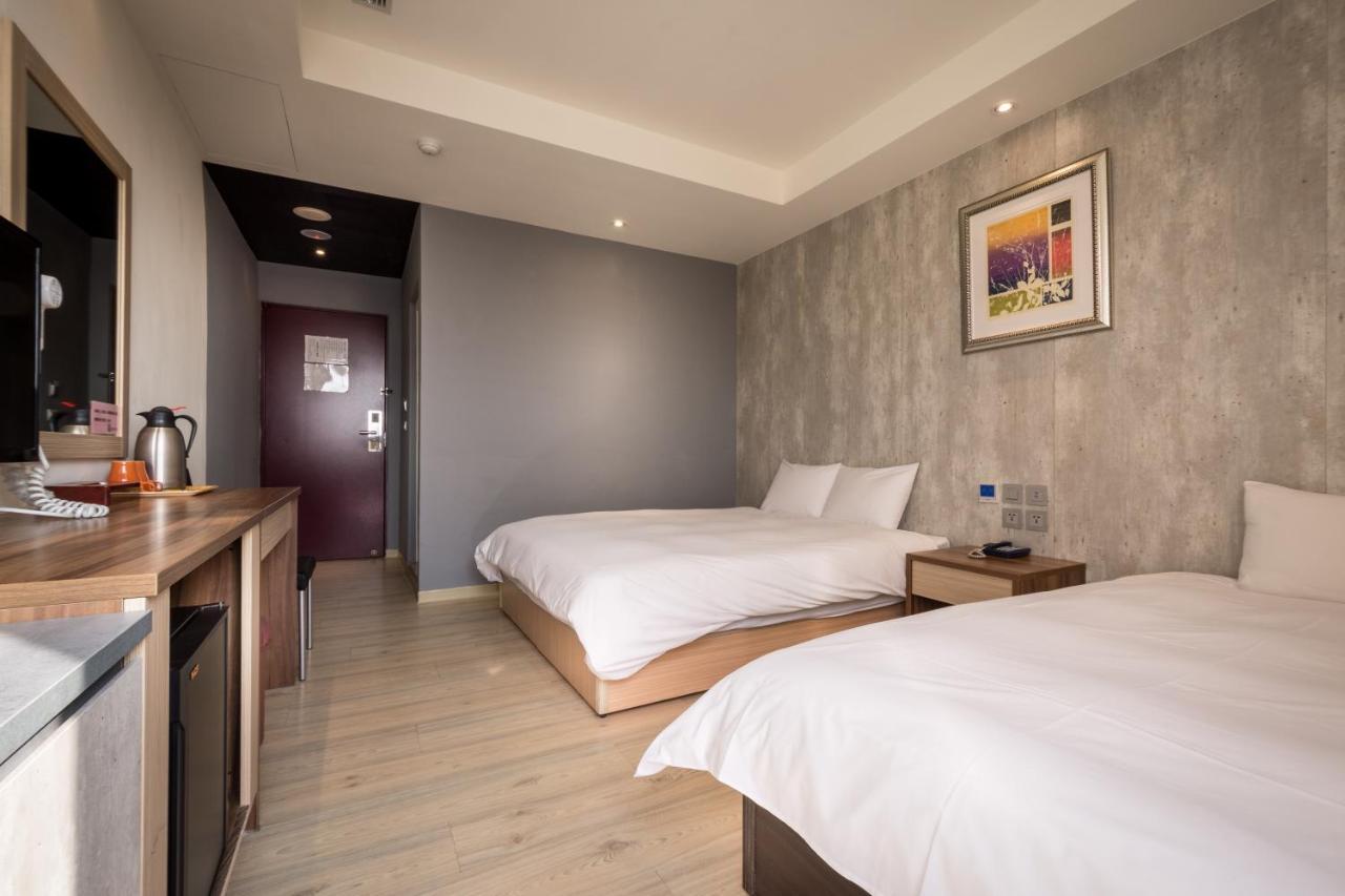 Yadi Hotel Пули Екстериор снимка