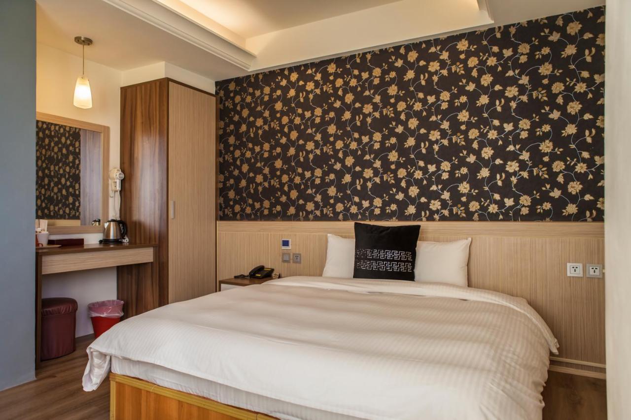 Yadi Hotel Пули Екстериор снимка