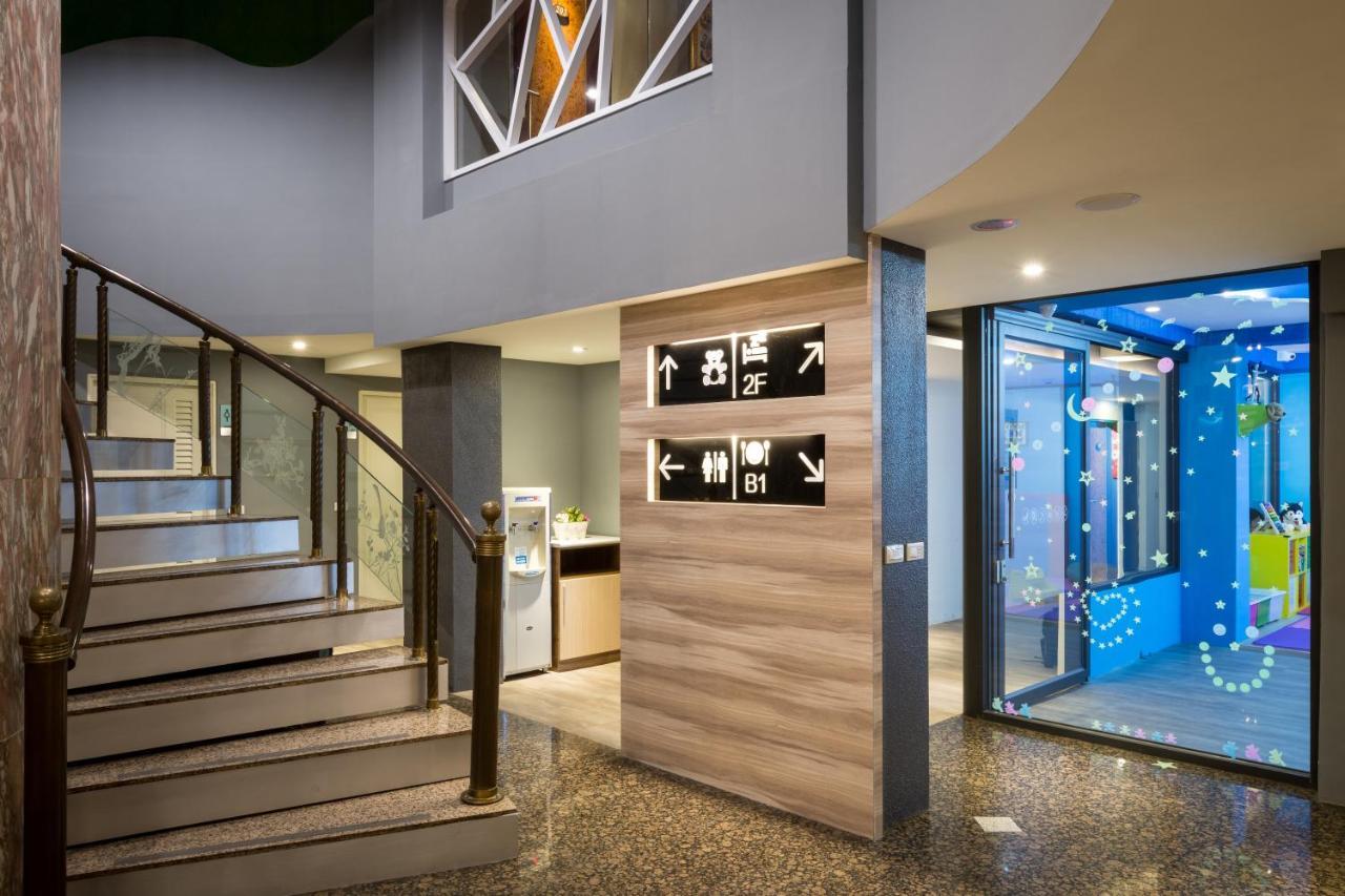 Yadi Hotel Пули Екстериор снимка
